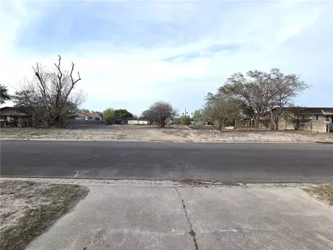 1240 E Yoakum Ave, Kingsville, TX 78363