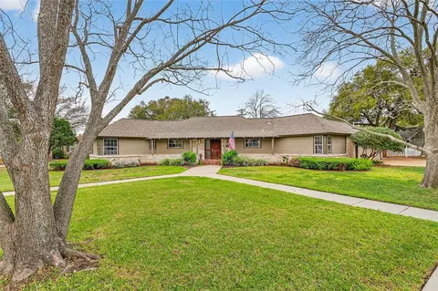 437 Delaine Dr, Corpus Christi, TX 78411