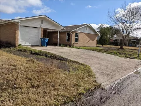 124 Redwood Dr, Mathis, TX 78368