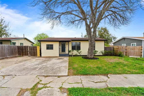 1022 Whitaker Dr, Corpus Christi, TX 78412