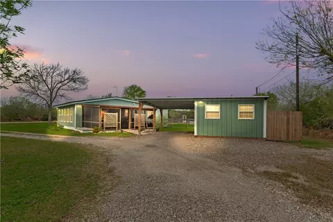 1321 Luning St, Woodsboro, TX 78393