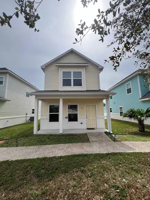 140 Lavaca, Rockport, TX 78382
