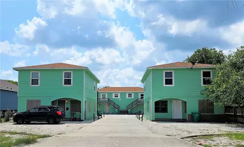 745 S Arch St, Aransas Pass, TX 78336