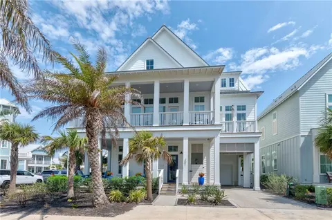 201 Lakeshore St, Port Aransas, TX 78373