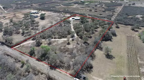 7879 Chestnut Rd, Beeville, TX 78102