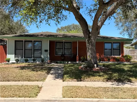 1022 Miramar Pl, Corpus Christi, TX 78411