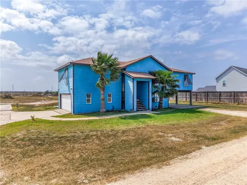 314 Cape Velero Dr, Rockport, TX 78382
