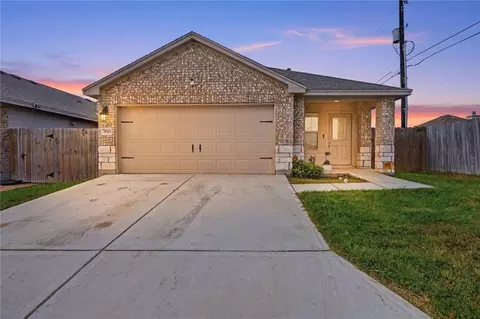7601 Cowboy Trail Ln, Corpus Christi, TX 78414