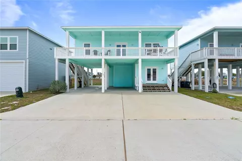 175 Paradise Dr, Rockport, TX 78382