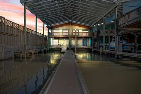318 W Cotter Ave #2, Port Aransas, TX 78373