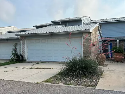 840 Cliff Dr #4, Portland, TX 78374