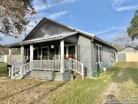 304 N Tyler St, Beeville, TX 78102