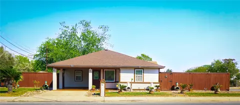 700 N Cameron St, Alice, TX 78332