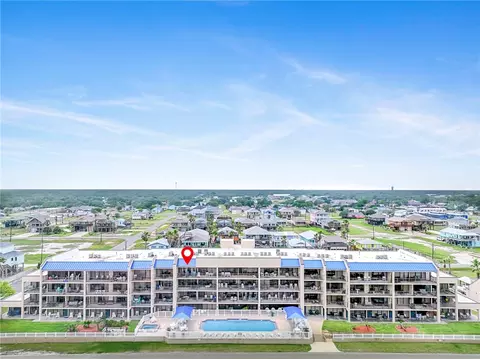 1021 S Water St #410, Rockport, TX 78382