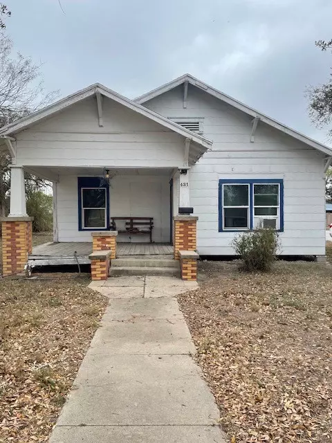 431 W King Ave, Kingsville, TX 78363