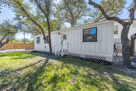 507 Steart St, Rockport, TX 78382