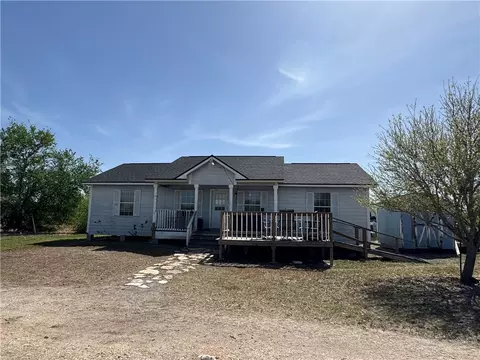 6785 Theresia St, Robstown, TX 78380