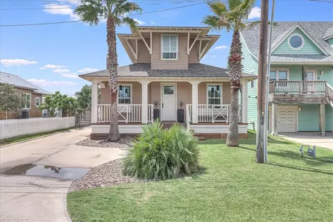 112 S 11th St, Port Aransas, TX 78373
