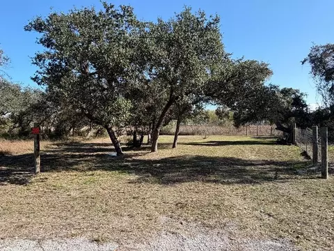 36 Oakshore Loop, Rockport, TX 78382