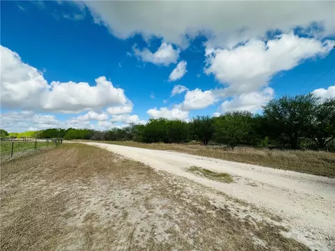 6231 Fm 666, Mathis, TX 78368 photo 4