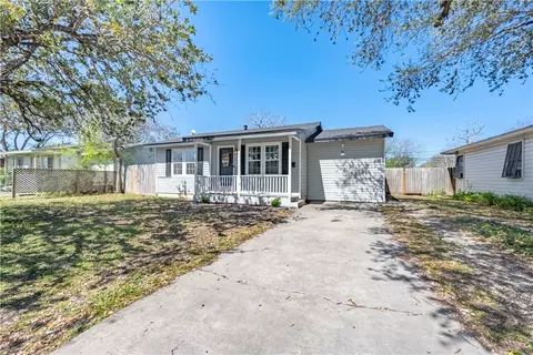 309 Reynolds Ave, Taft, TX 78390