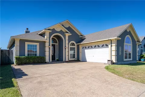 6825 Island Park Ct, Corpus Christi, TX 78414