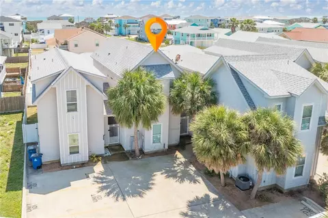2821 S 11th St #102, Port Aransas, TX 78373