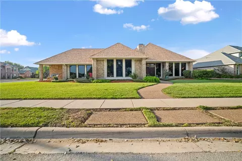 200 Doral Dr, Portland, TX 78374
