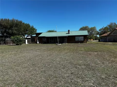 Exterior - 137 Harbor Cir, Mathis, TX 78368 photo 9 of 13