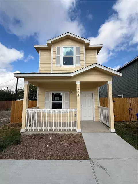 3035 Sabinas St, Corpus Christi, TX 78405