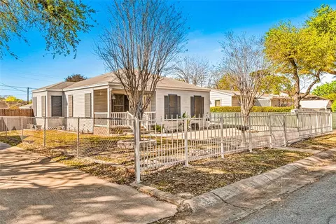 417 Fairmont Dr, Corpus Christi, TX 78408