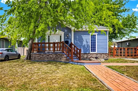 446 Naples St, Corpus Christi, TX 78404