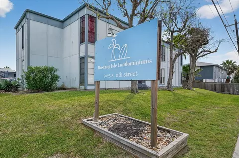 2025 S 11th St Mustang Isle #2, Port Aransas, TX 78373