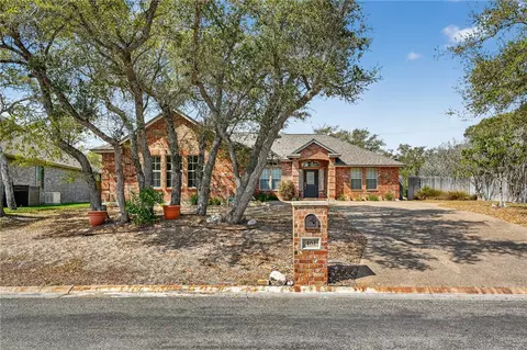461 Augusta Dr, Rockport, TX 78382