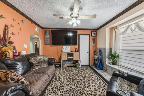 Living - 1205 Hwy 44 Hwy W, San Diego, TX 78384 photo 4 of 4