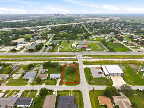 102 Marilyn Dr, Gregory, TX 78359 photo 7