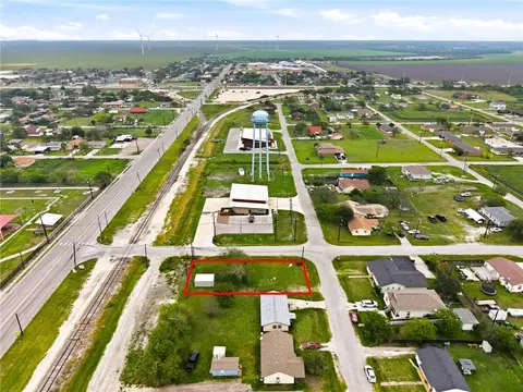 102 Marilyn Dr, Gregory, TX 78359 photo 6