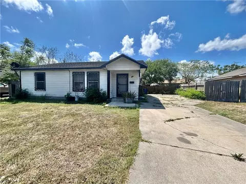 1117 Green Earth Dr, Corpus Christi, TX 78405
