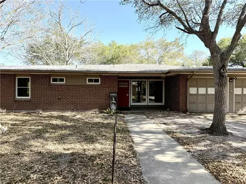 525 Grant Pl, Corpus Christi, TX 78411