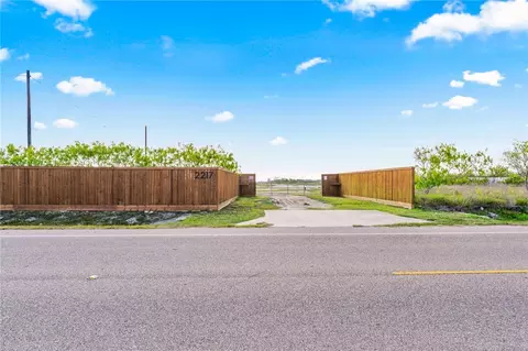 2217 Laguna Shrs, Corpus Christi, TX 78418