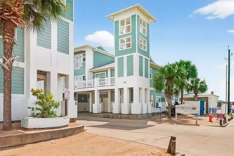 3021 S 11th St #7, Port Aransas, TX 78373