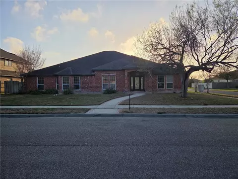 4201 Lake Apache Dr, Corpus Christi, TX 78413