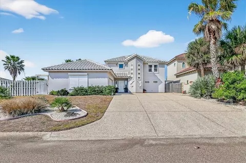 325 Mustang Blvd, Port Aransas, TX 78373