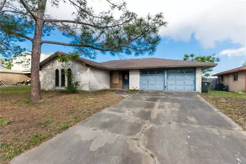 1037 Comal St, Corpus Christi, TX 78407