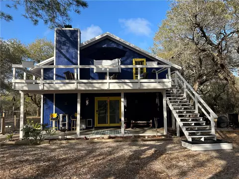 2153 6th St, Ingleside, TX 78362