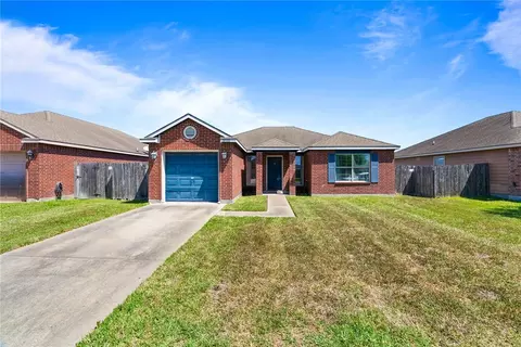 3038 Santa Lucia St, Corpus Christi, TX 78415