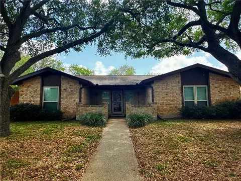 5945 Long Creek Dr, Corpus Christi, TX 78414