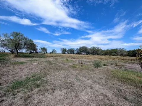 5960 Sweet Water Rd, Robstown, TX 78380