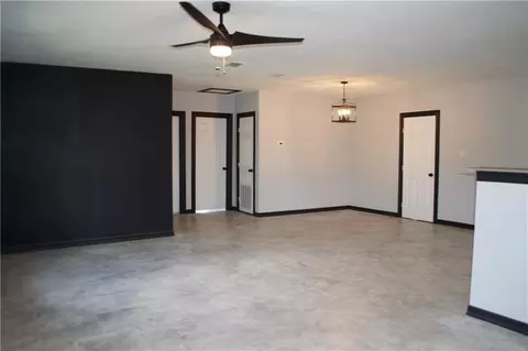 Living - 300 E Le Roy St, Three Rivers, TX 78071 photo 3 of 7