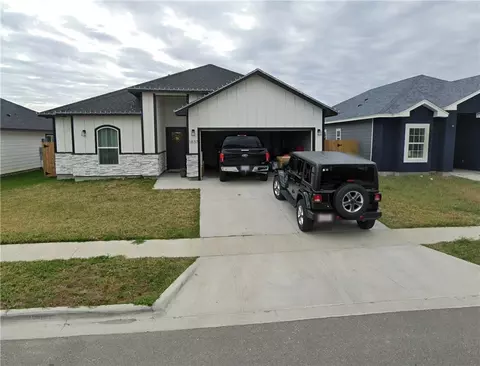 1837 Secretariat Dr, Corpus Christi, TX 78417